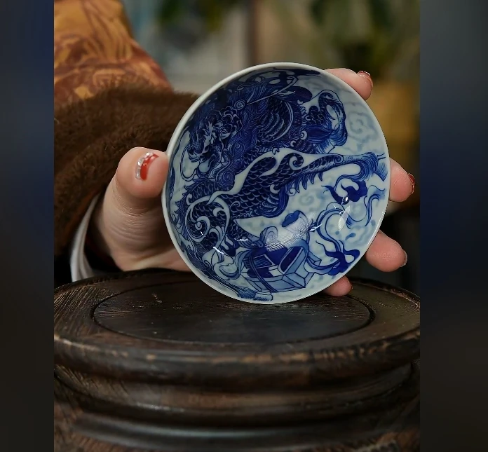 景德镇国企好瓷推荐青花内绘龙纹普洱杯012