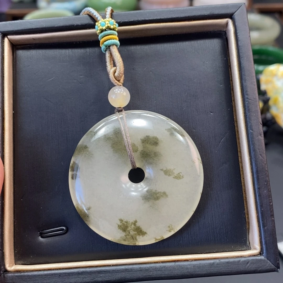 石英质玉吊坠未镶嵌