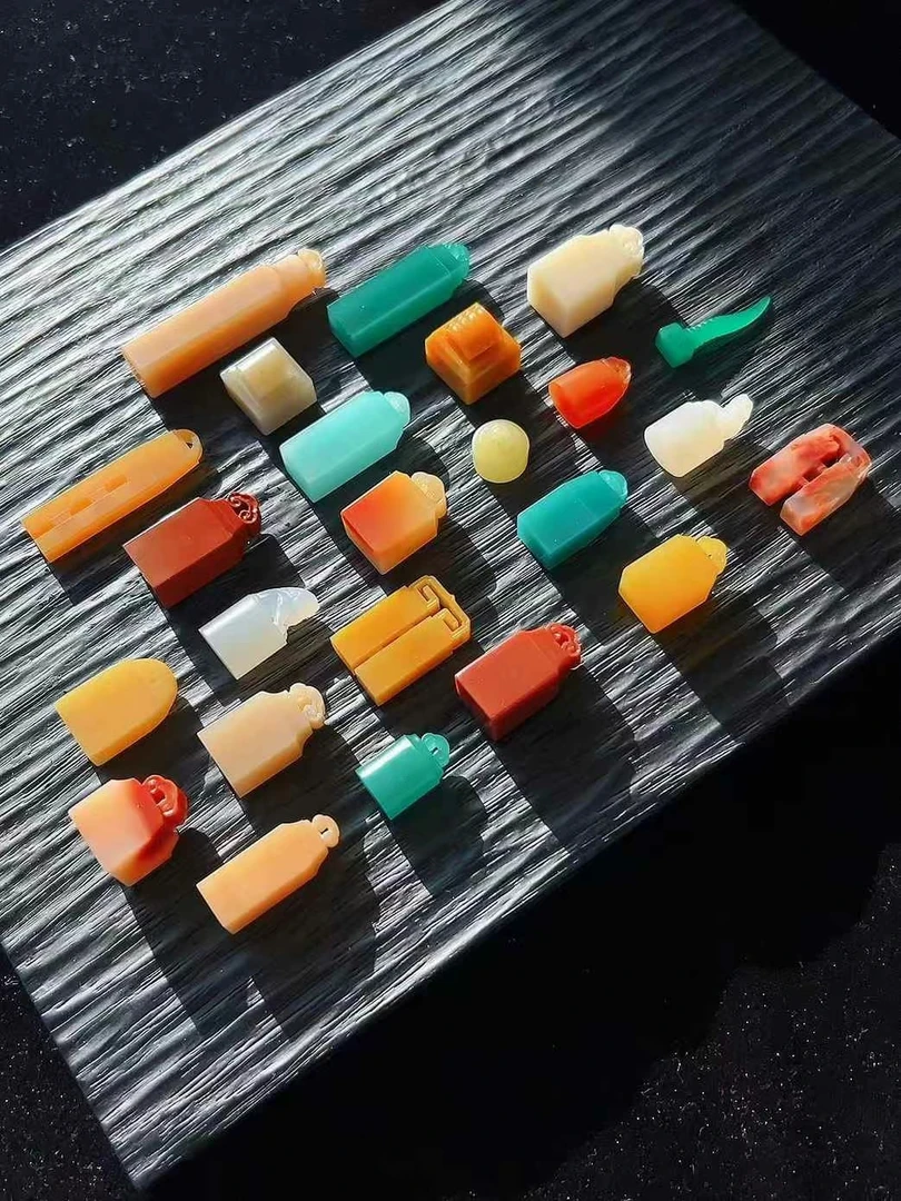 寿山石印章摆件（田黄，芙蓉）