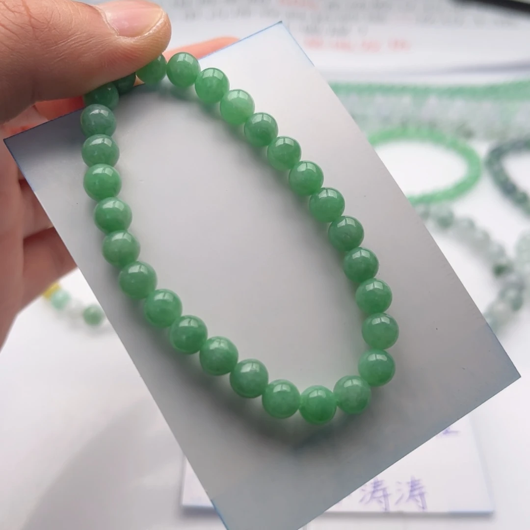 被***道翡翠未镶嵌手链多样性