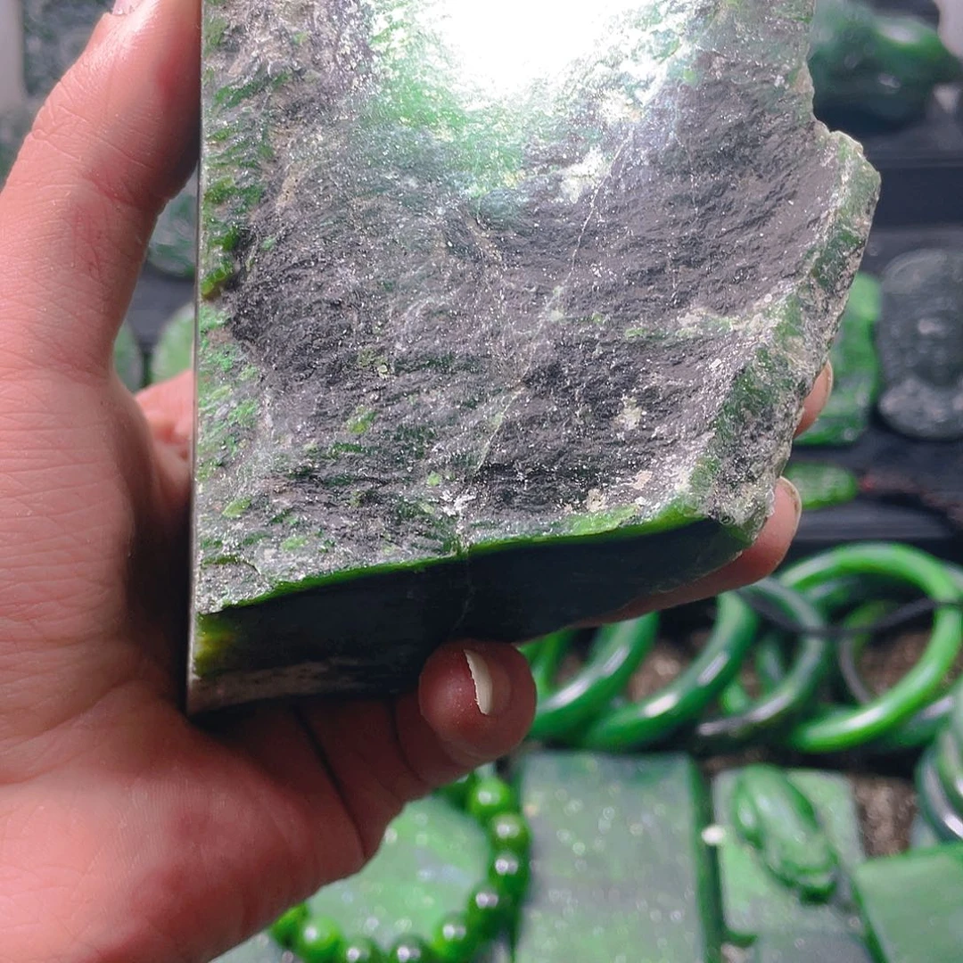 和田玉（碧玉）未镶嵌珠宝奇石