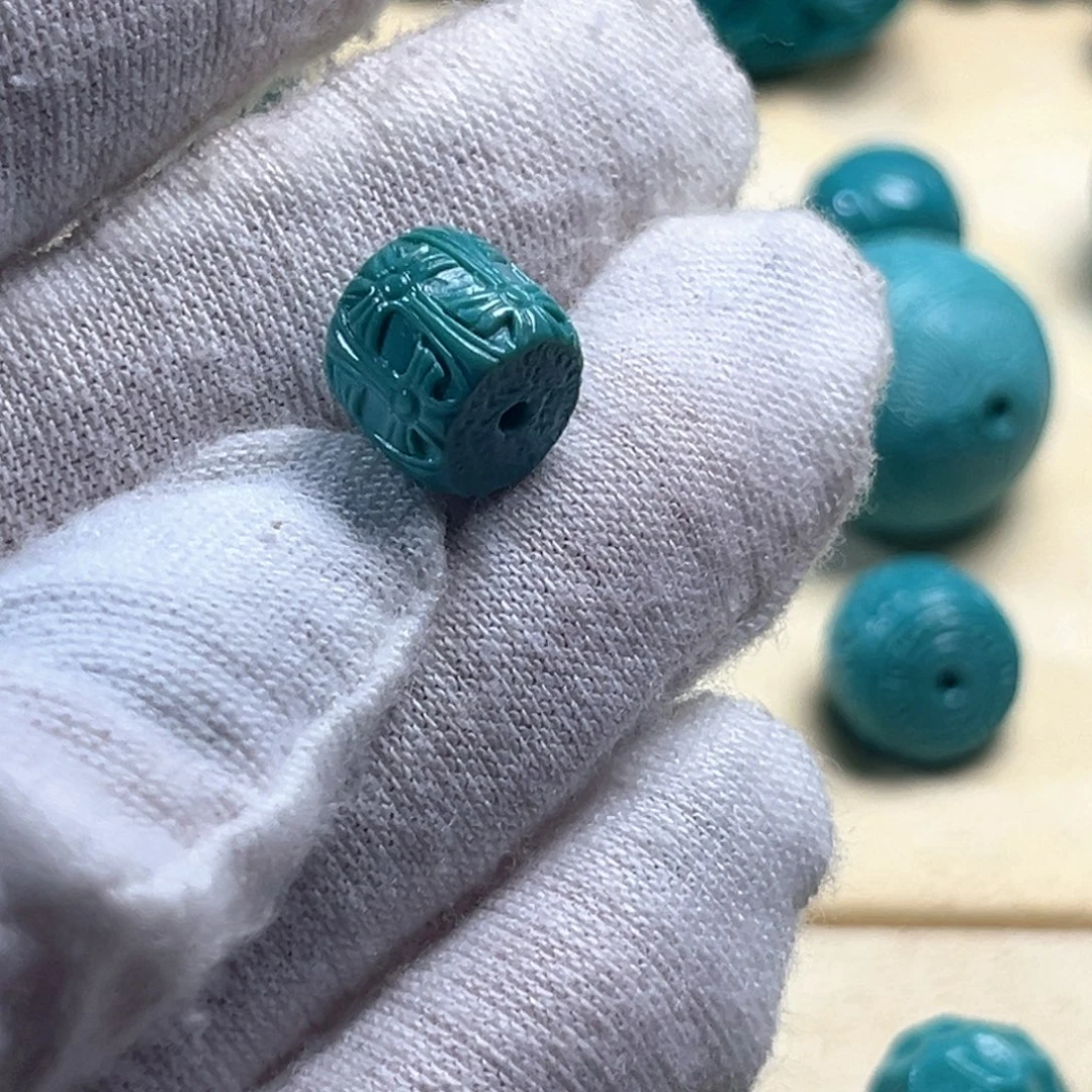 绿松石未镶嵌精雕直切