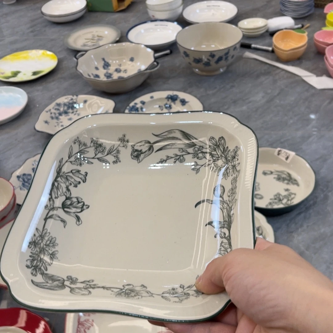 陶瓷微瑕餐具介意勿拍，满18飞！