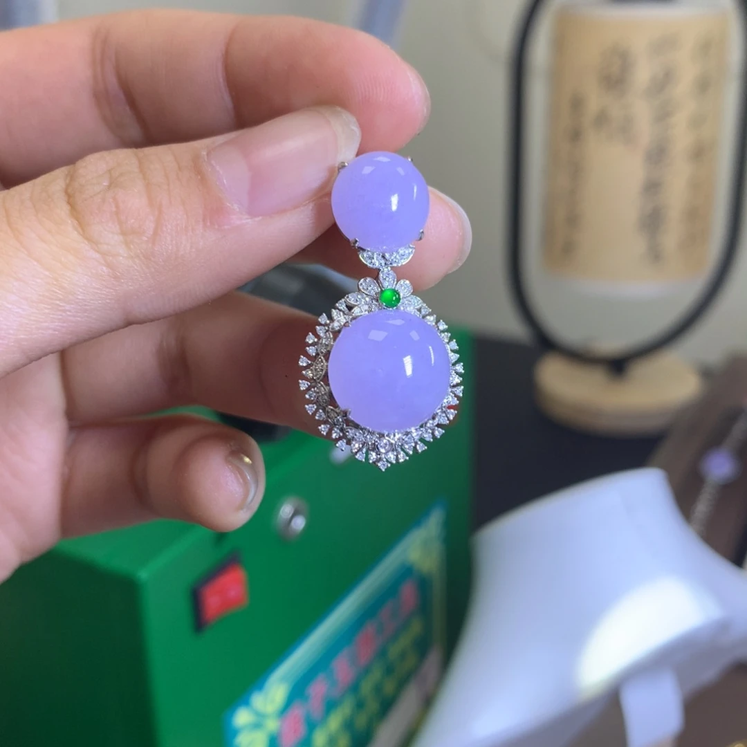 翡翠颈饰18K金镶嵌翡翠