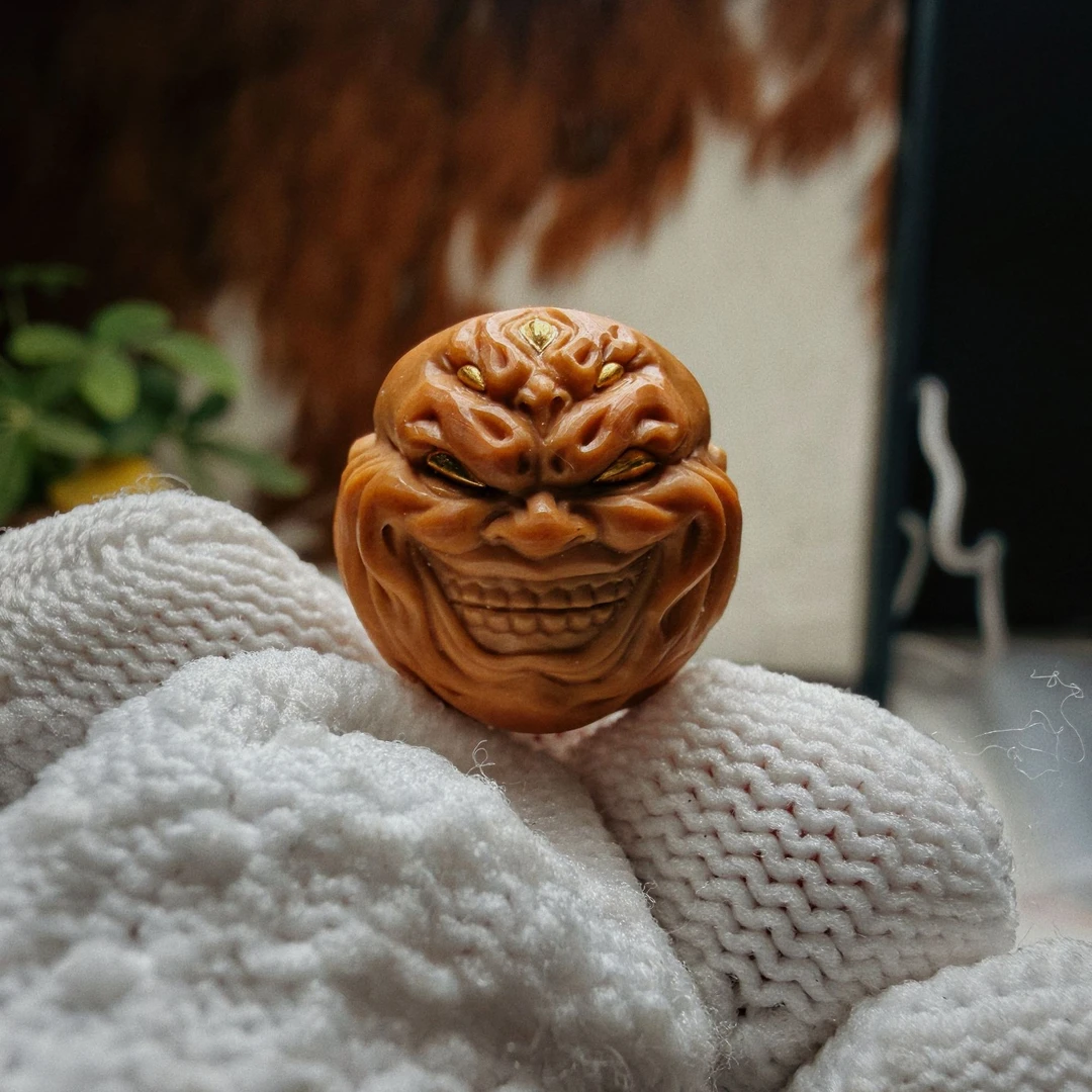 四目邪僧  猴头核桃雕刻
