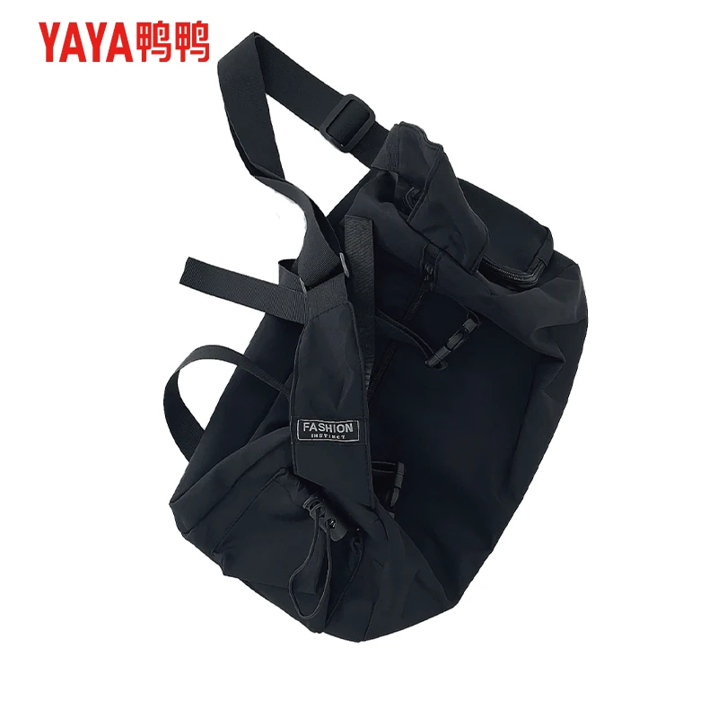 YAYA/鸭鸭时尚运动大容量斜跨单肩包