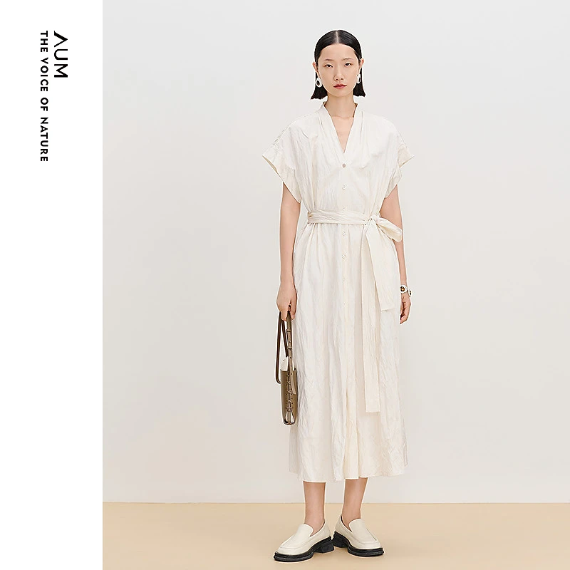 AUM/噢姆【月光女神】夏季欧若假日风收腰白色轻奢连衣裙M1FZ11066