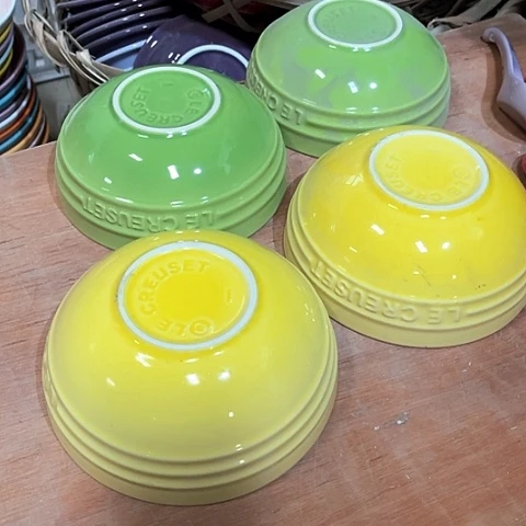 微瑕，不能明火，口径15高度6，2个绿，2个黄