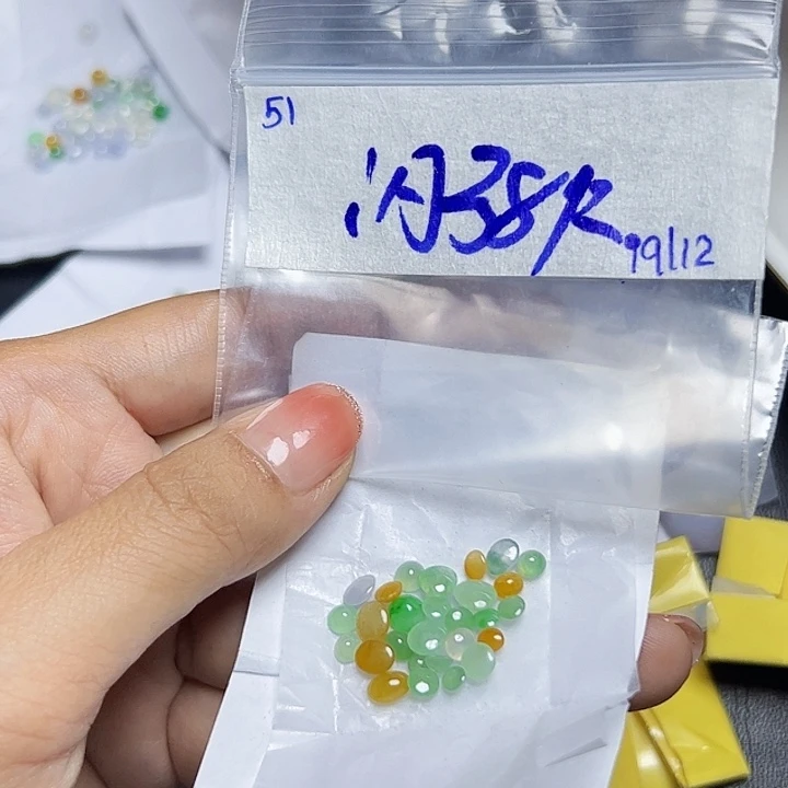 未镶嵌定制翡翠不