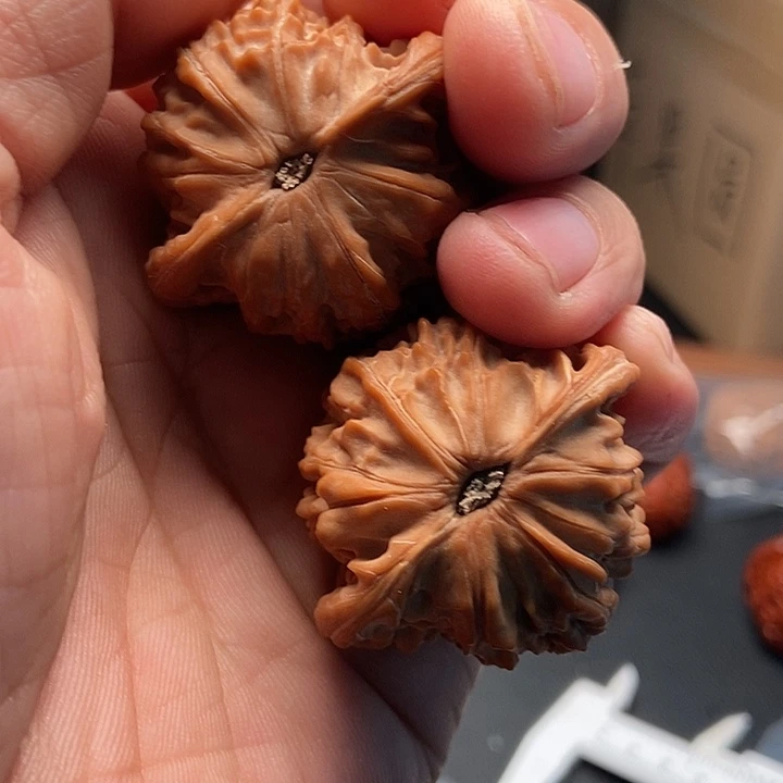多***记把件文玩核桃41/37/34磨盘