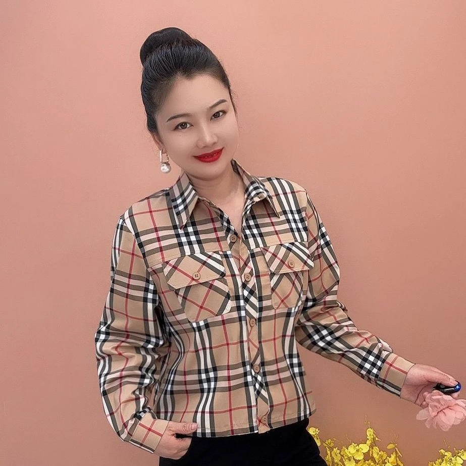 妈妈格子女士衬衫长袖上衣中老年春秋新款衬衣洋气薄款衬衫外套