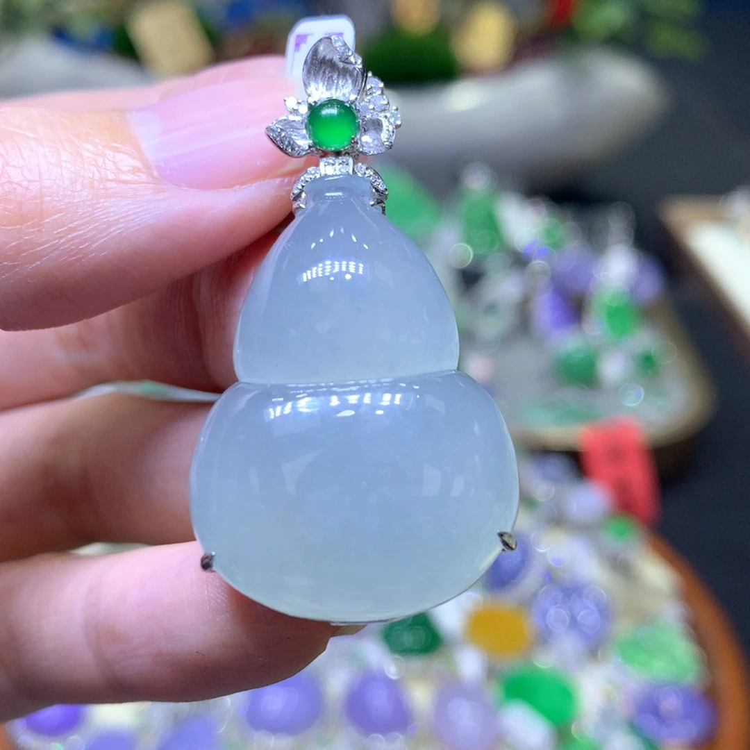 【闪购商品】翡翠颈饰18K金镶嵌翡翠吊坠项链