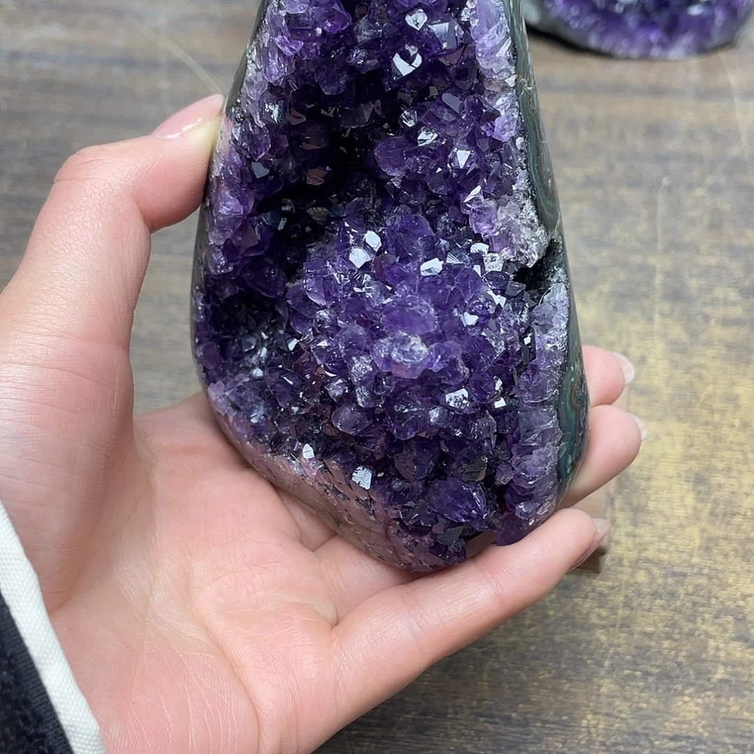 紫晶未镶嵌大型摆件（非配饰）