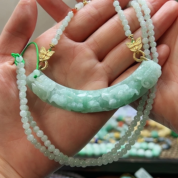 翡翠颈饰未镶嵌吊坠