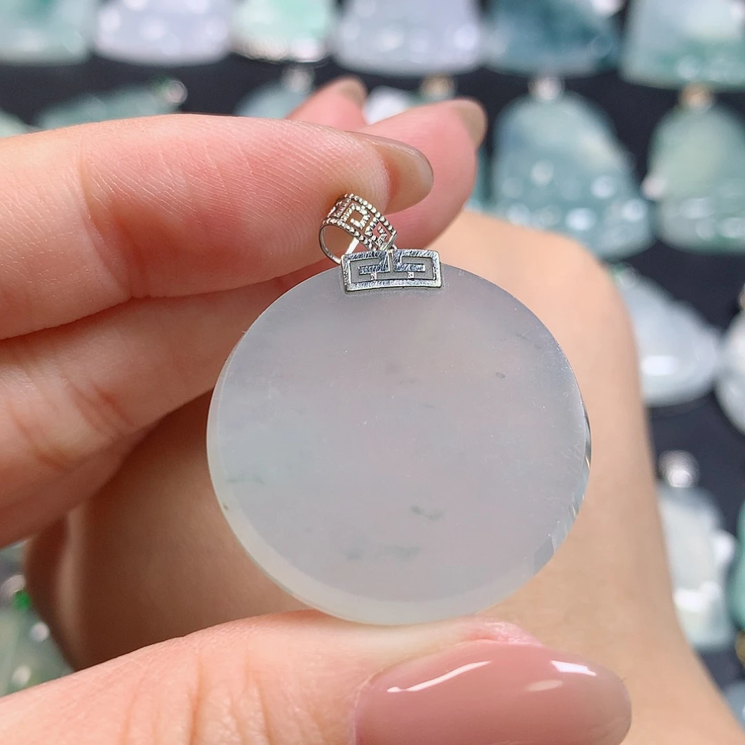 翡翠18K金镶嵌颈饰无事牌