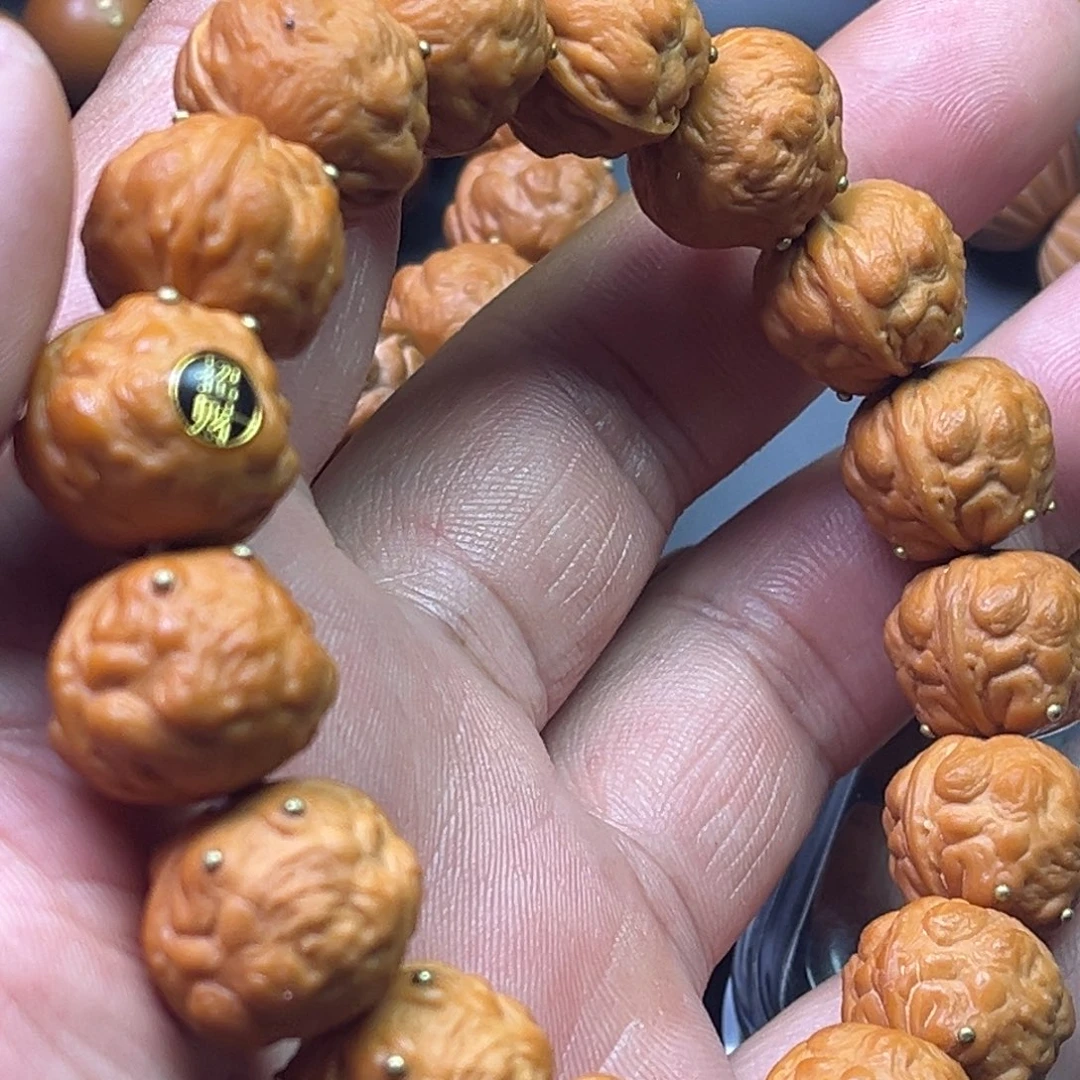 猴头核桃吊坠金蝉