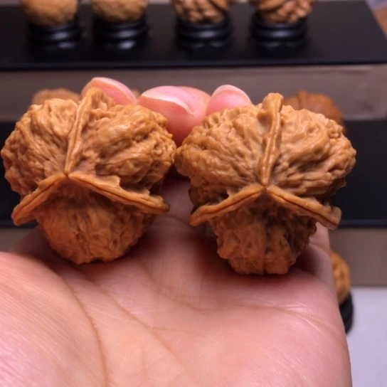 文玩核桃把件寿山石三楞10