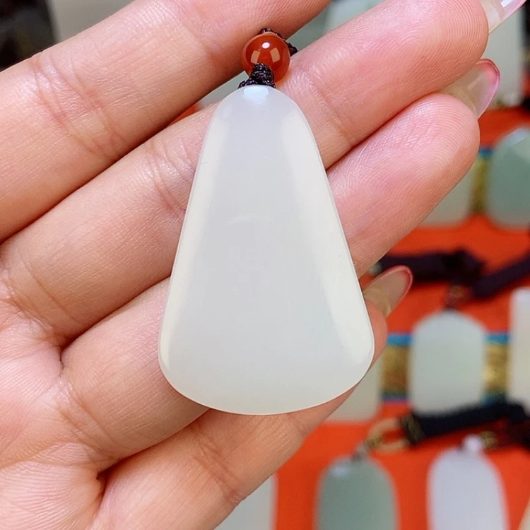 【闪购商品】颈饰未镶嵌和田玉