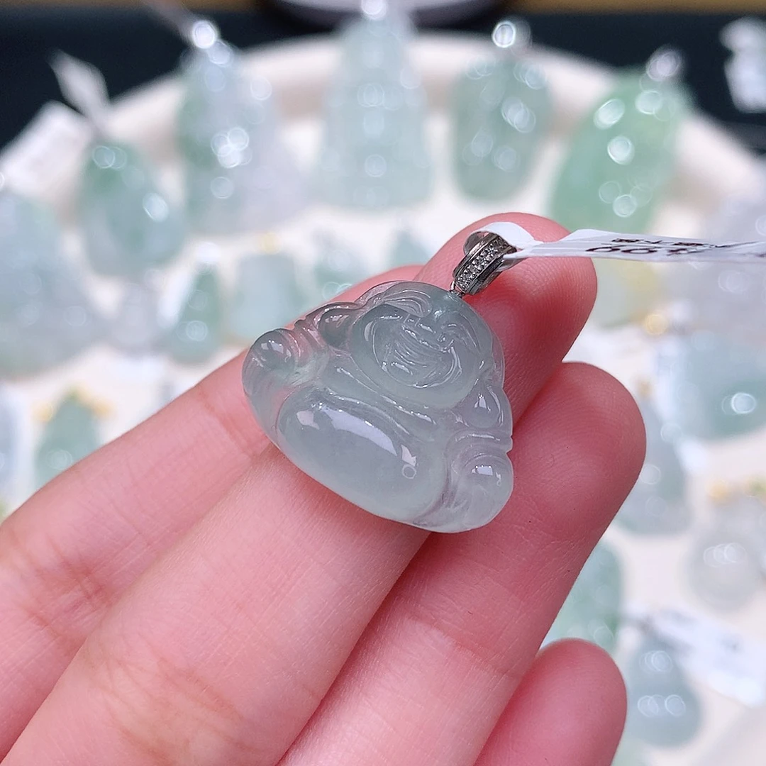 颈饰18K金镶嵌翡翠