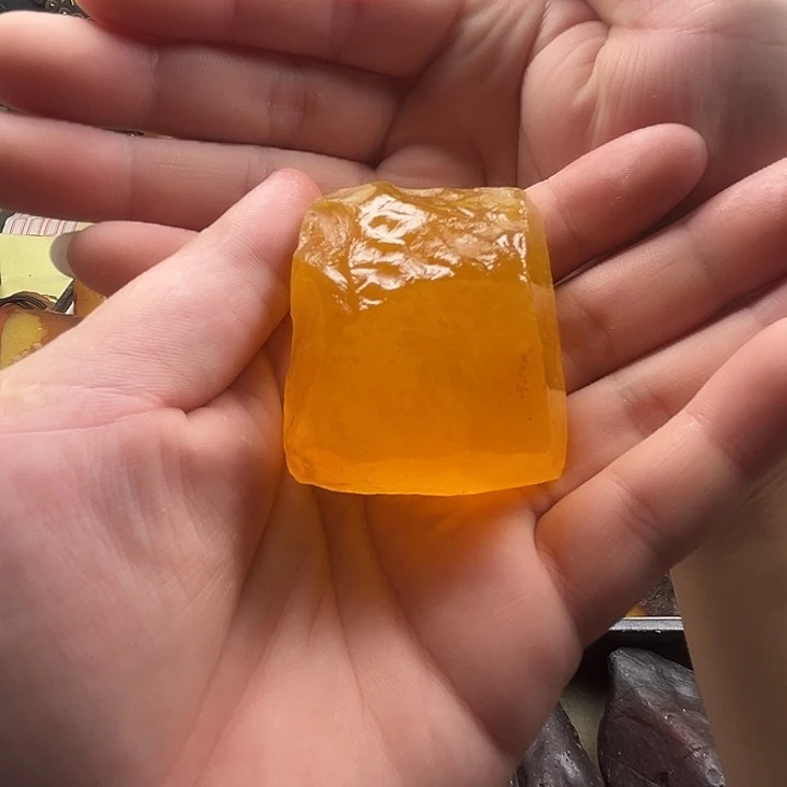 贝***嘟定制琥珀未镶嵌纯天然蜜蜡吊坠