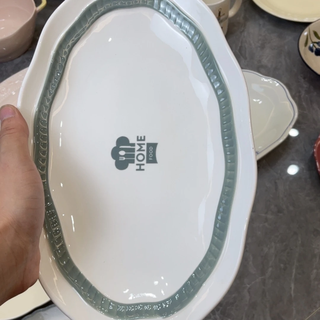 陶瓷微瑕餐具介意勿拍，满18飞！