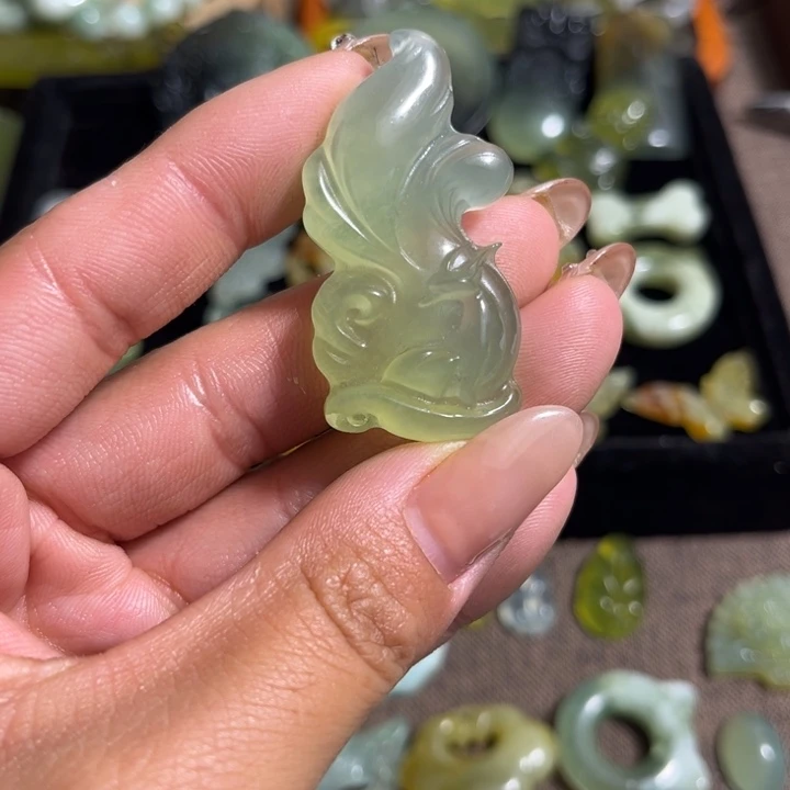 蛇纹石玉合金颈饰