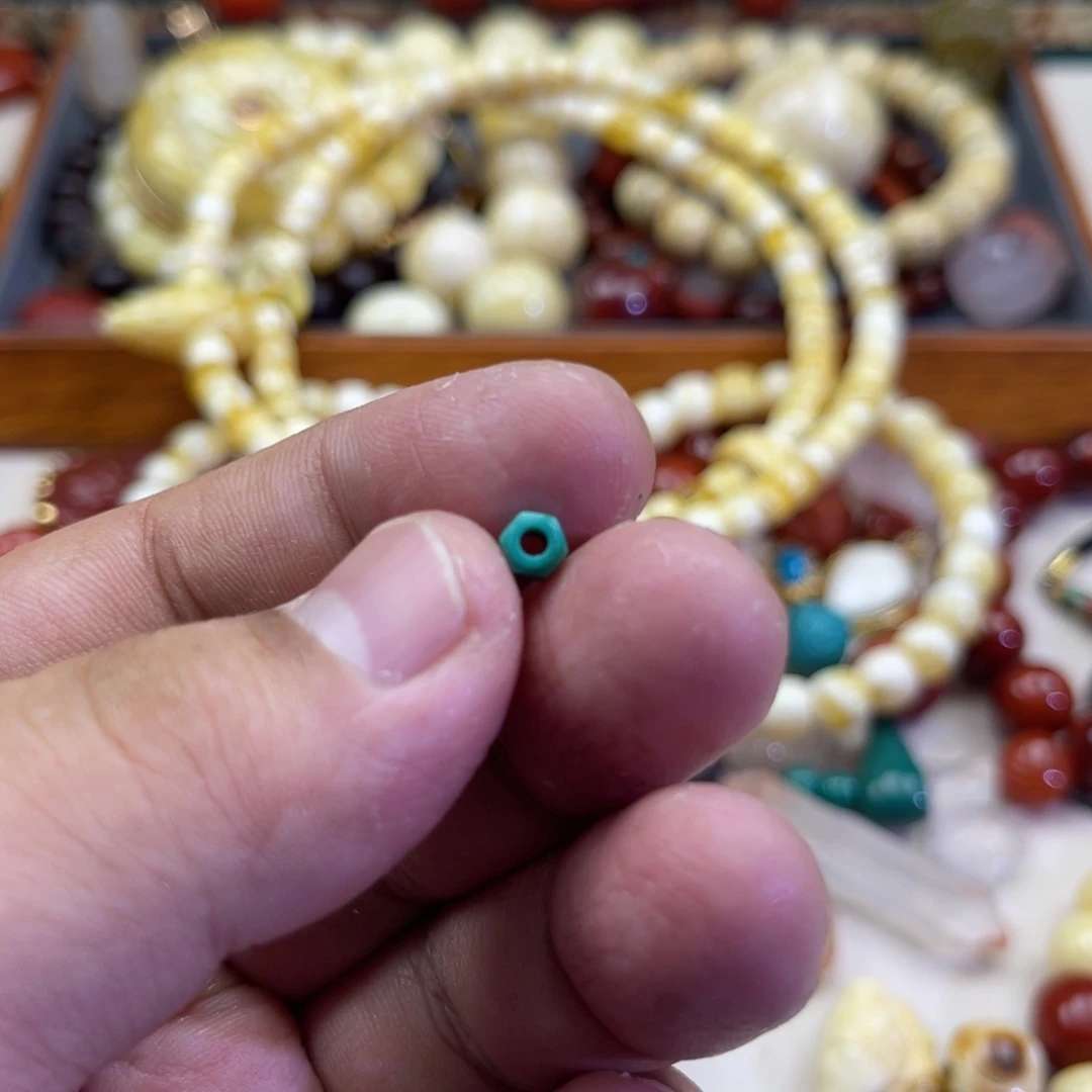 绿松石未镶嵌珠宝奇石80