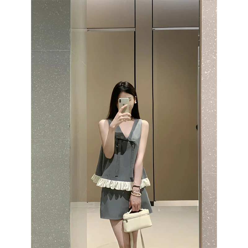 千金清冷感贵系衣服v领蝴蝶结绑带荷叶边上衣百搭显瘦高级灰短裙