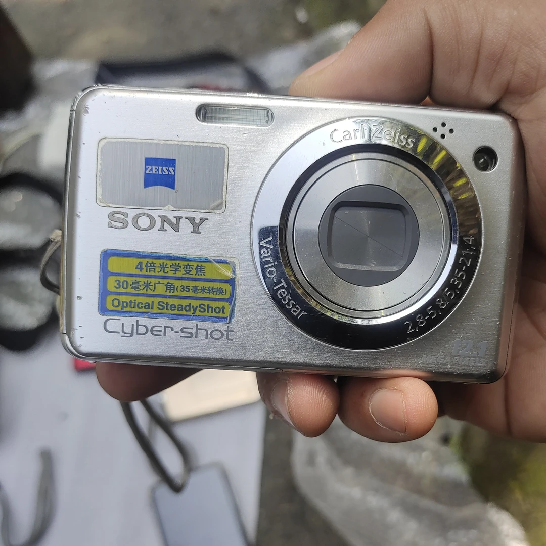 8新 Sony/索尼 索尼w2200相机，功能全好，配件有电池和卡，品相如图