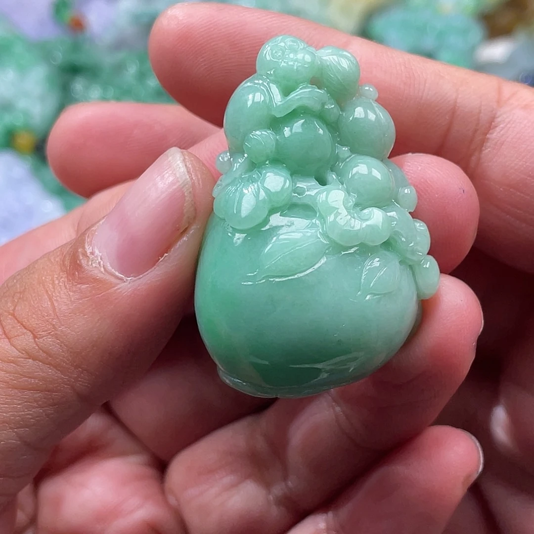 翡翠未镶嵌颈饰翡玉缘翡翠