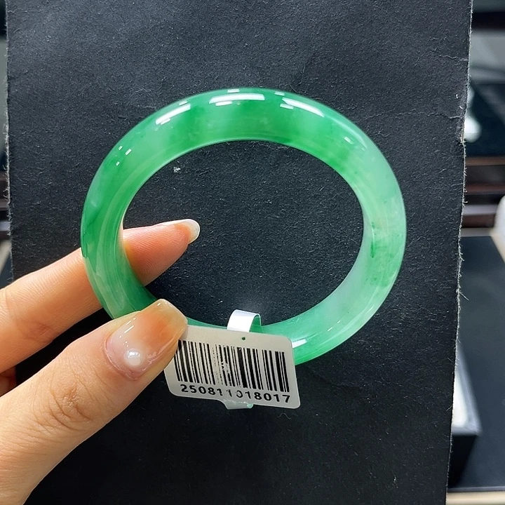 石英质玉（非洲翠）未镶嵌手镯