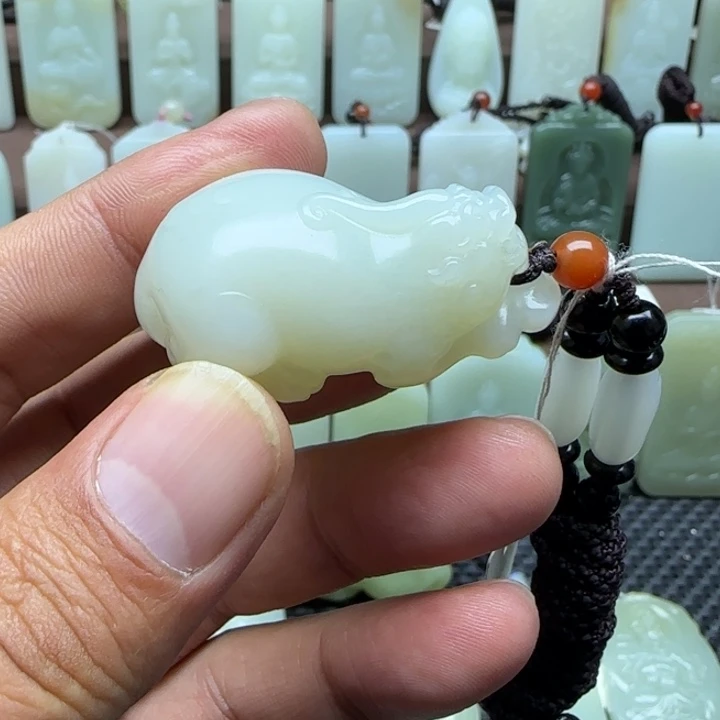 和田玉颈饰未镶嵌