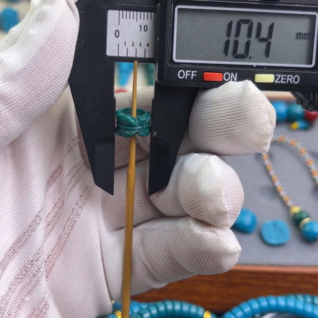 颈饰琉璃卡10羽毛扣