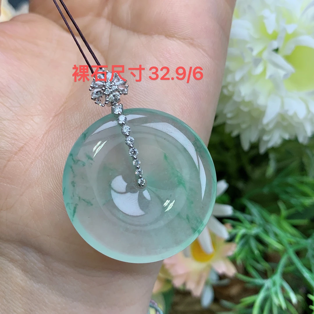 缅甸天然翡翠a货高冰玻起光飘绿大平安扣吊坠快尺寸41.7/32.9/6mm