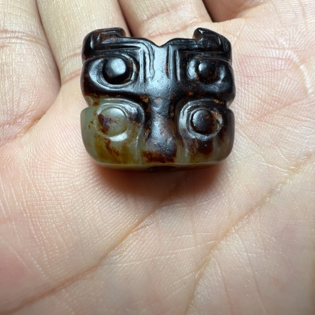 肖***男和田玉（糖玉）未镶嵌颈饰