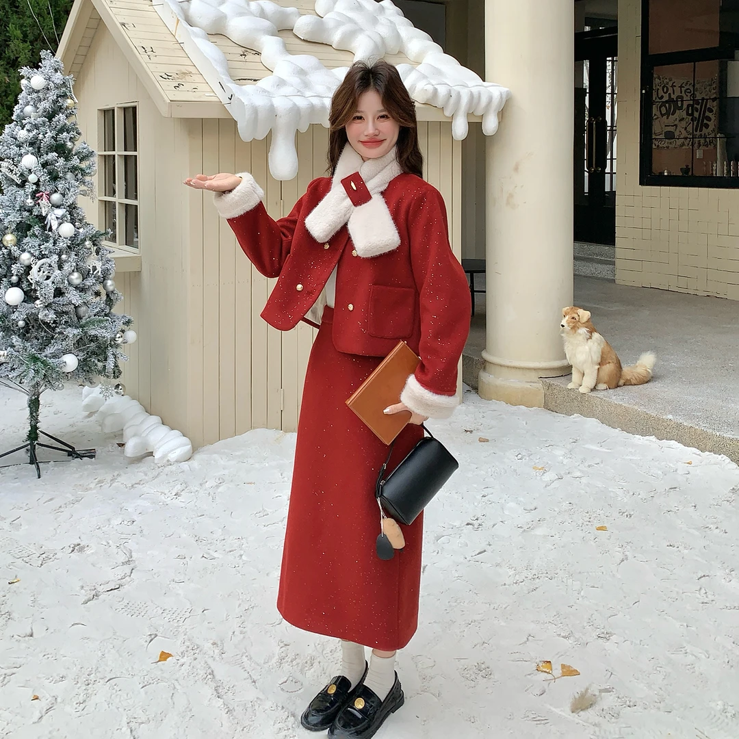 红色小香风羽绒内衬新年穿搭女2025冬季保暖上衣高腰半身裙两件套