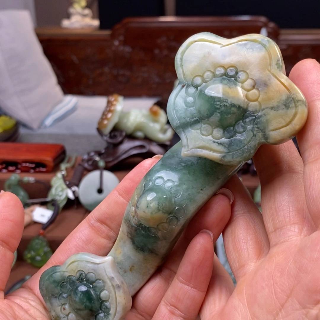 未镶嵌蛇纹石玉摆件