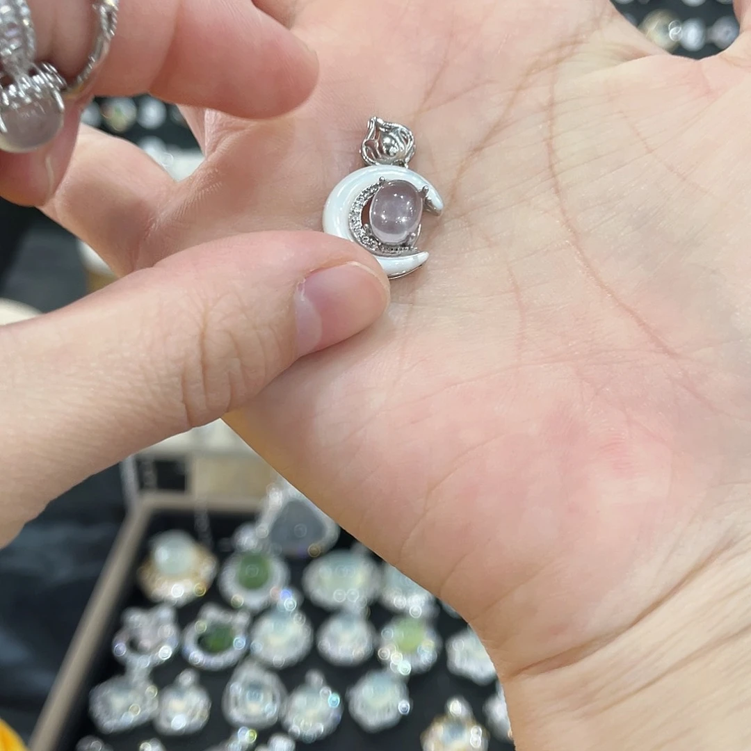 芙蓉石颈饰银S925镶嵌R***王