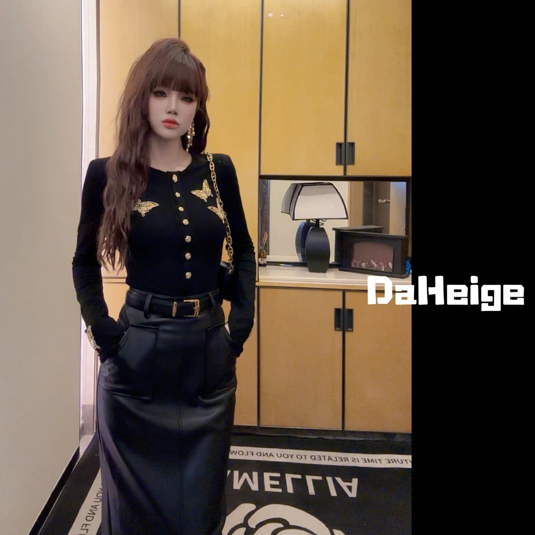 873#法式重工蝴蝶磨毛加绒单排扣内搭半高领修身收腰显瘦打底衫女