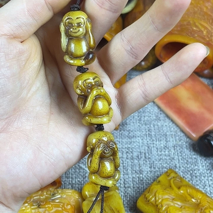 木质非金属吊坠，，