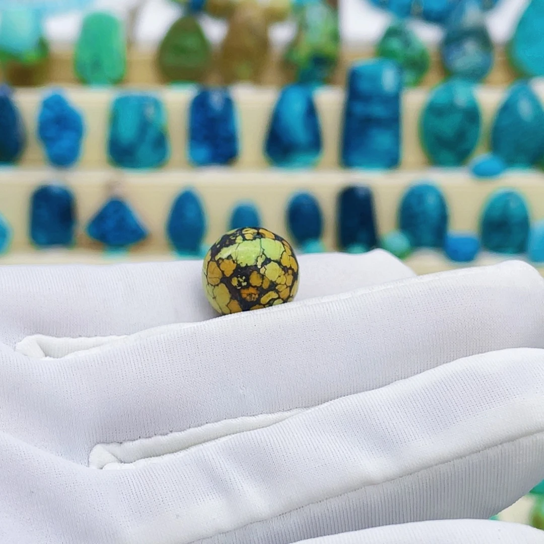 绿松石未镶嵌颈饰