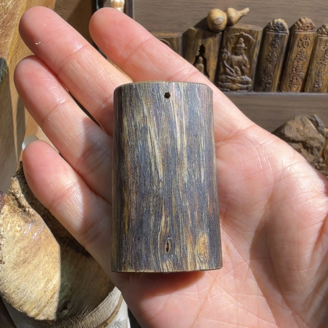 沉香沉香碎屑蓝宝石虫漏块料12.6克