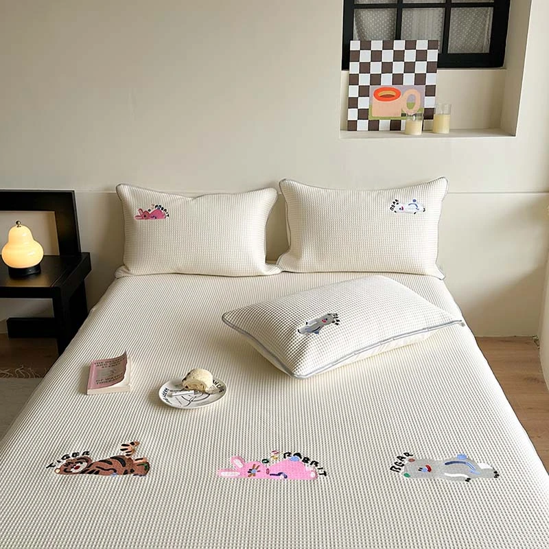 卡通华夫格腊肠犬冰豆豆凉席刺绣空调席床笠款三件套可水洗可折叠