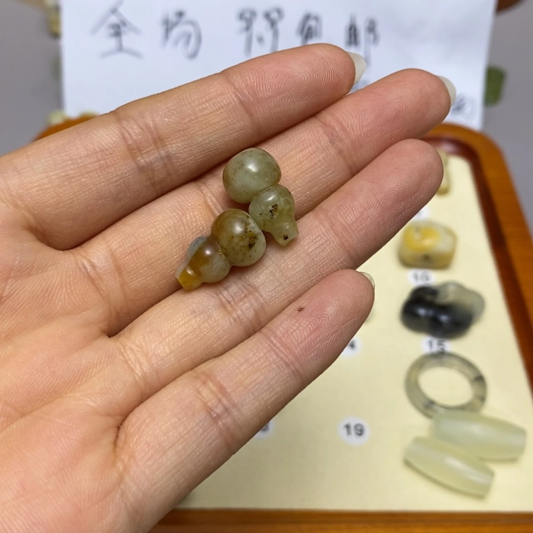 蛇纹石玉配饰合金善*