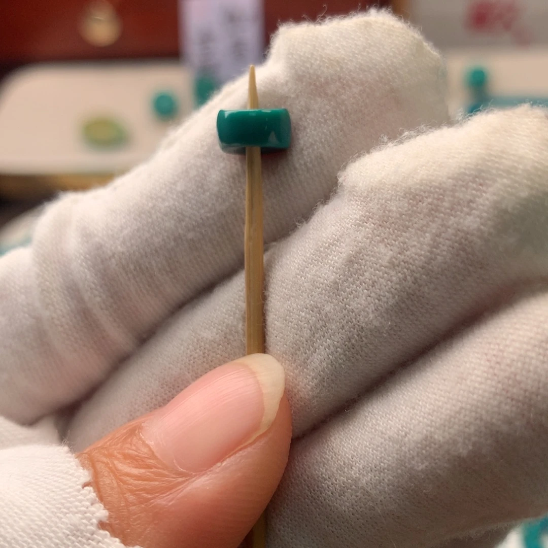 啊***哦绿松石未镶嵌配饰j