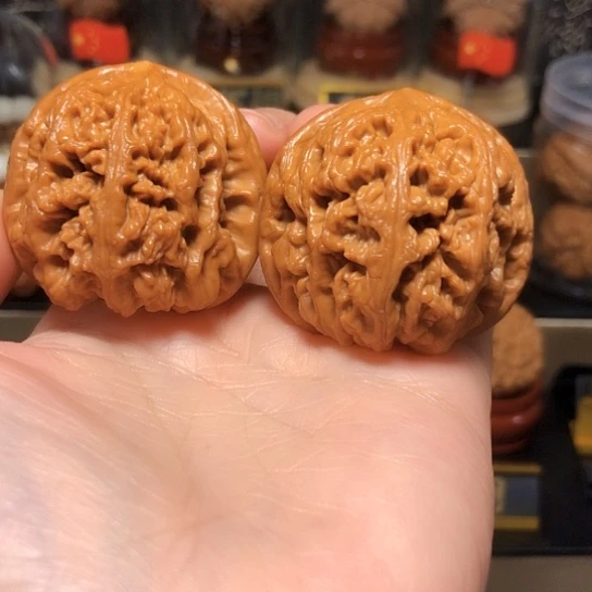 精品：球体平谷粗筋