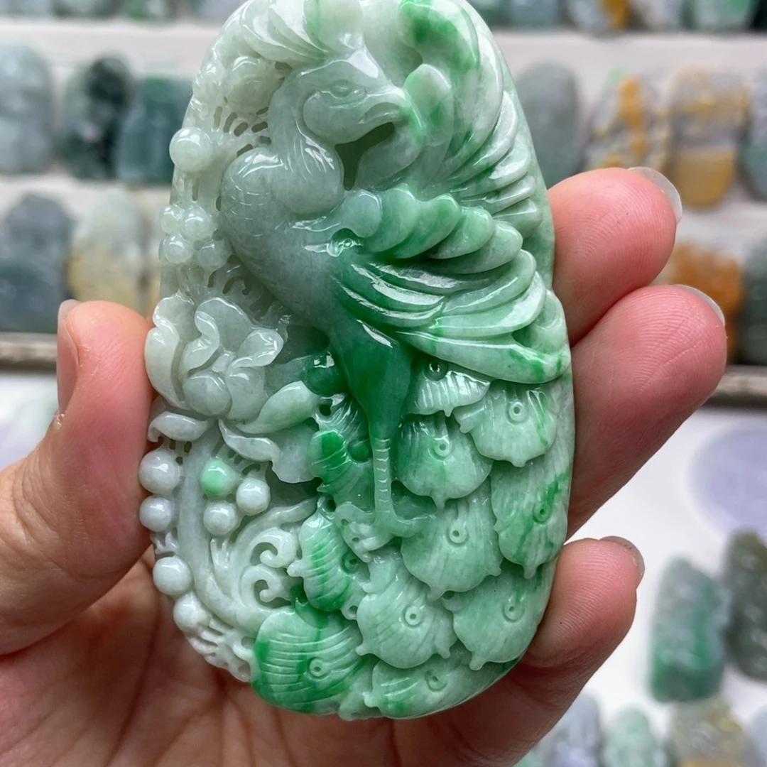 翡翠未镶嵌吊坠(赠链)