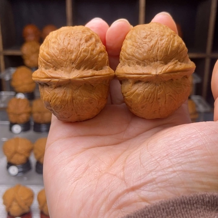 吊坠文玩核桃40玉罗汉