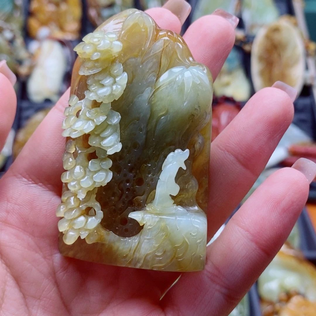 善***阁蛇纹石玉未镶嵌颈饰