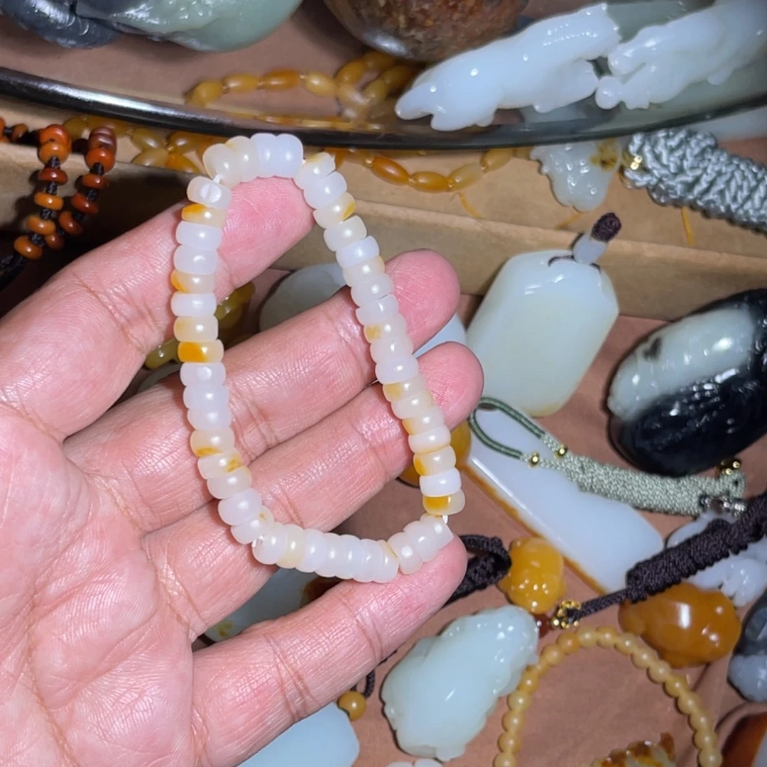 和田玉未镶嵌车挂